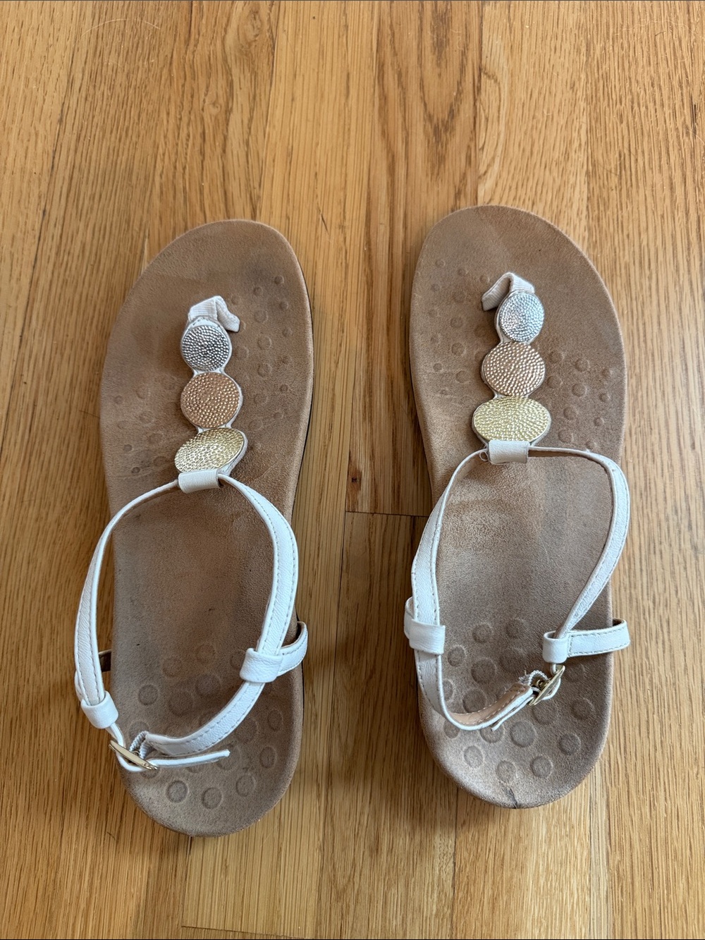 Vionic White T-Strap Sandals with Metallic Accent Discs